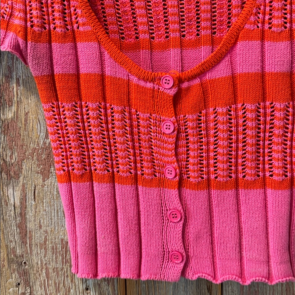 Forever 21 Pink and Red Knit Button-Up crop sweater top. size small - Picture 2 of 9
